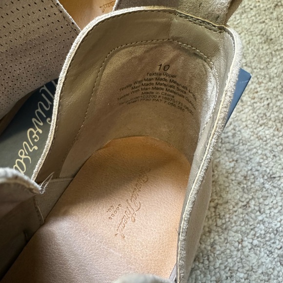 Universal thread size 10 in Taupe - Picture 6 of 10